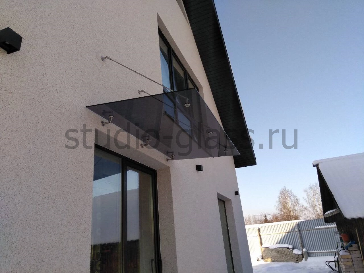 стеклянные козырьки с шумоизоляцией в Анапа
