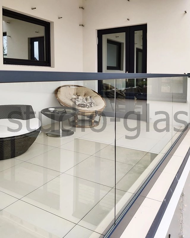 безрамные стеклянные ограждения в Анапа