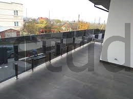 ograzhdeniya-iz-stekla-na-кrymsk